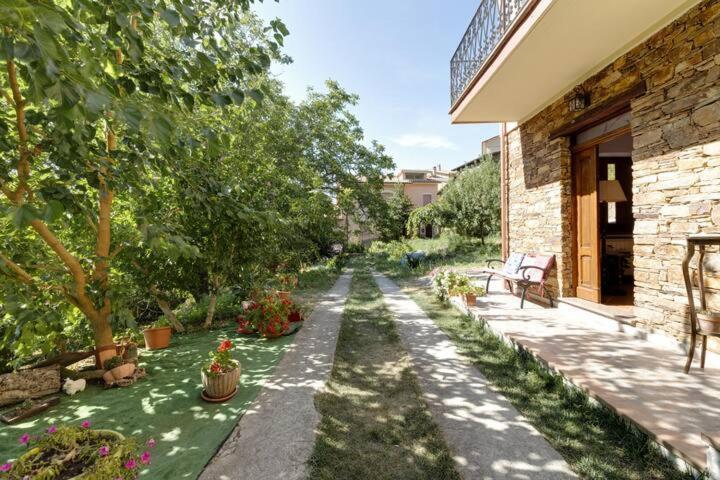 Agrifoglio B&B Con Giardino Aritzo Dış mekan fotoğraf
