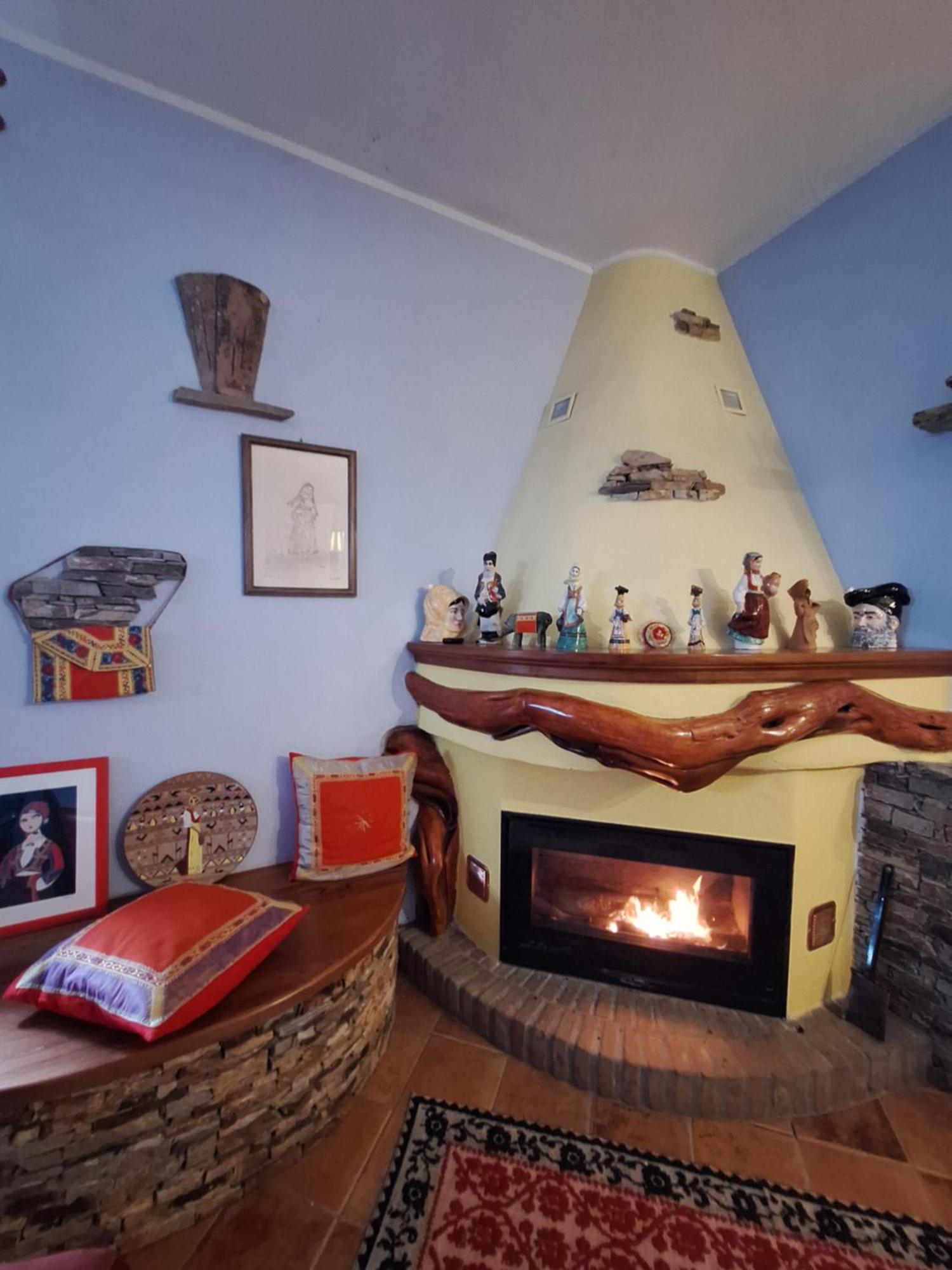 Agrifoglio B&B Con Giardino Aritzo Dış mekan fotoğraf